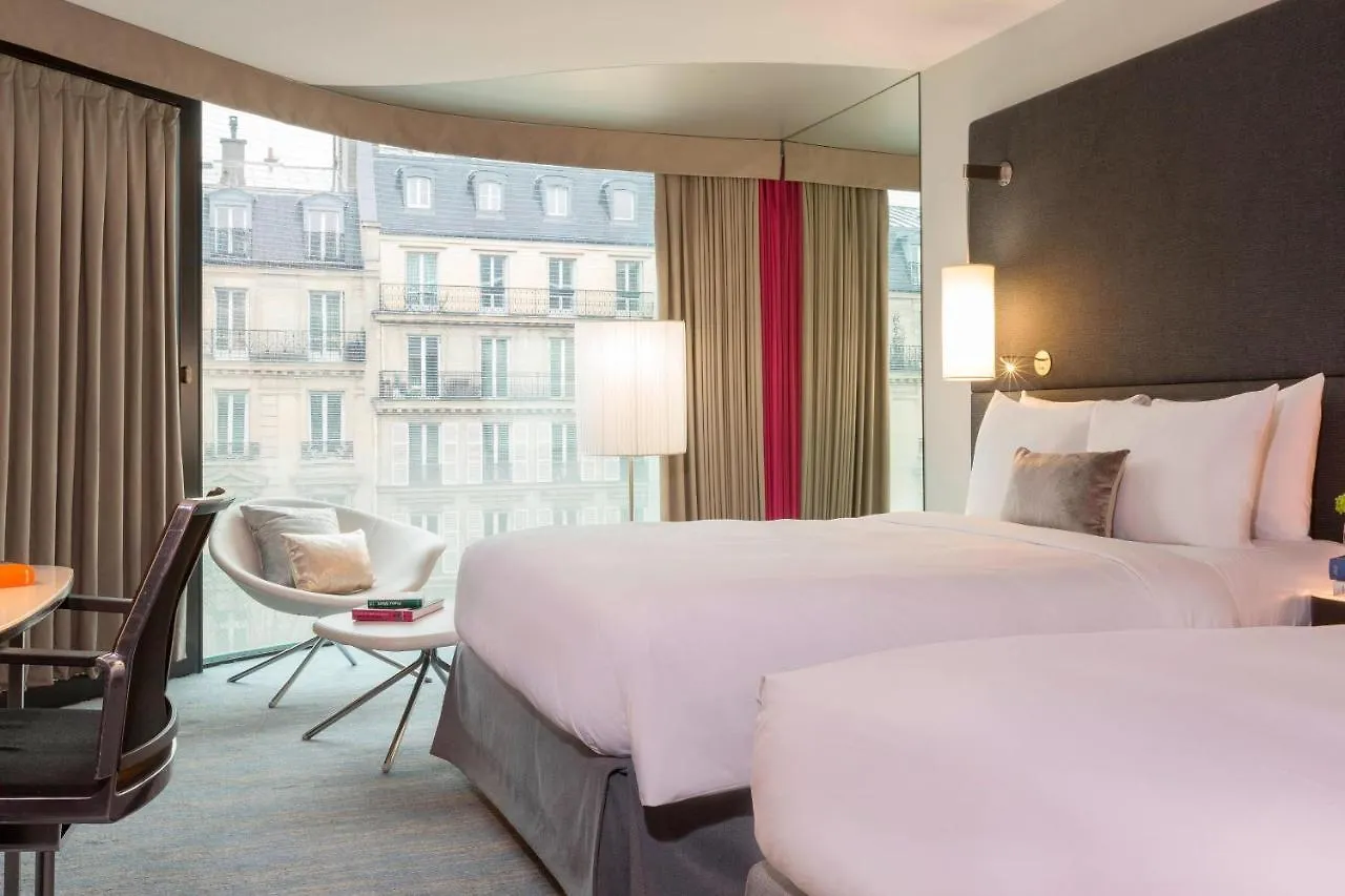 Renaissance Paris Arc de Triomphe Hotel 5*,  France