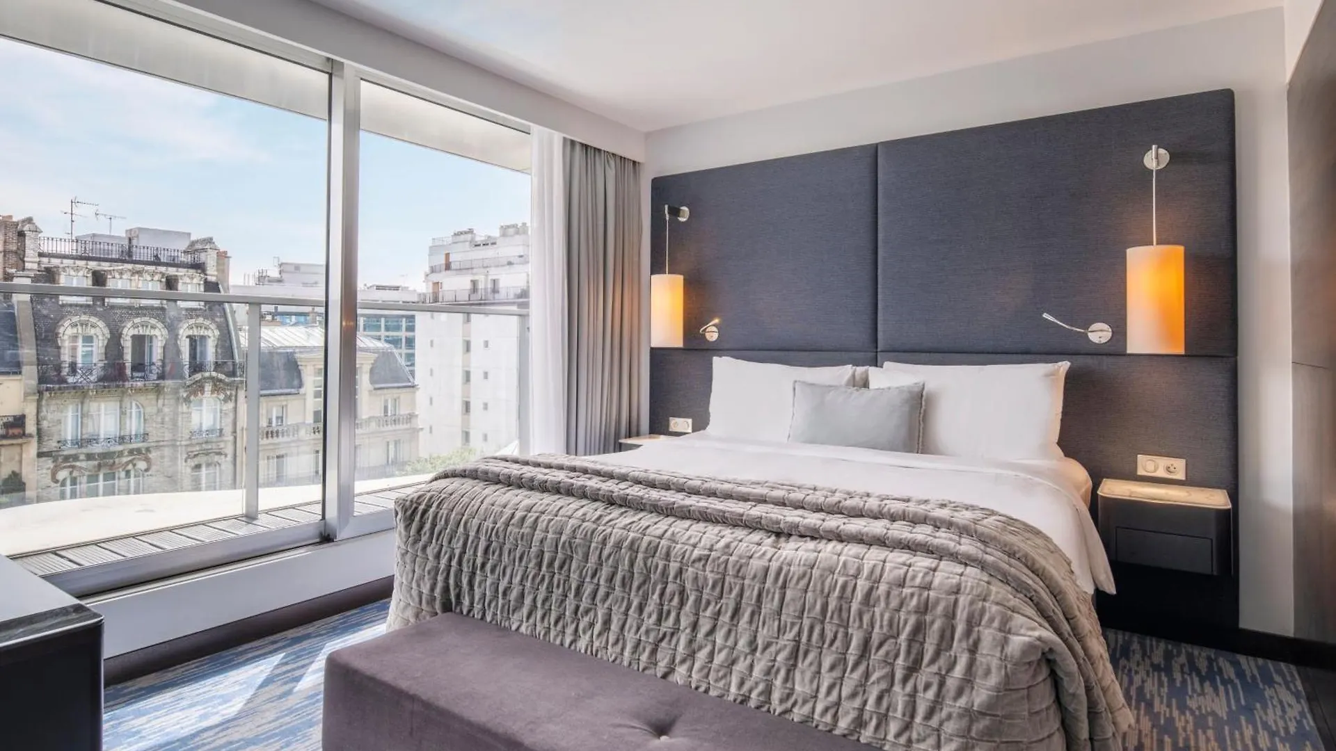 Renaissance Paris Arc de Triomphe Hotel
