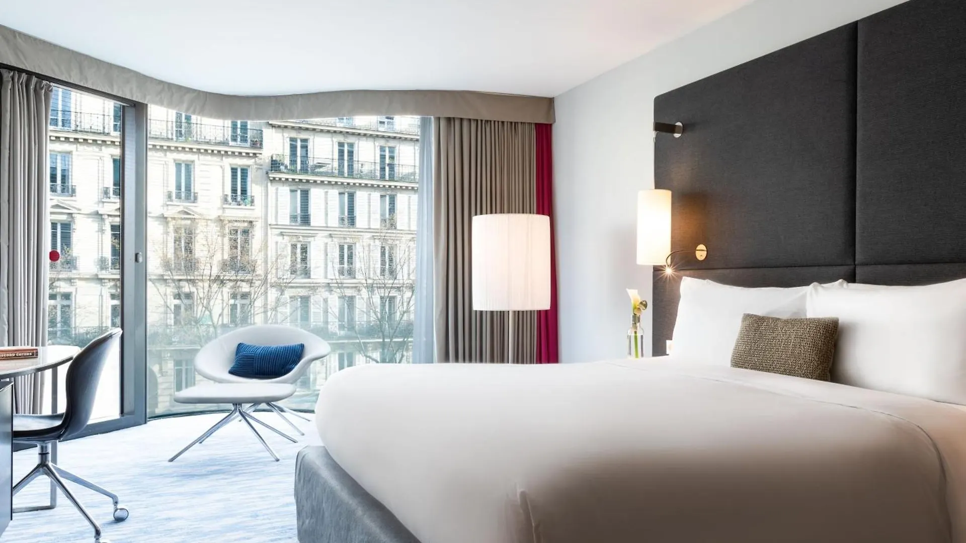 Renaissance Paris Arc de Triomphe Hotel