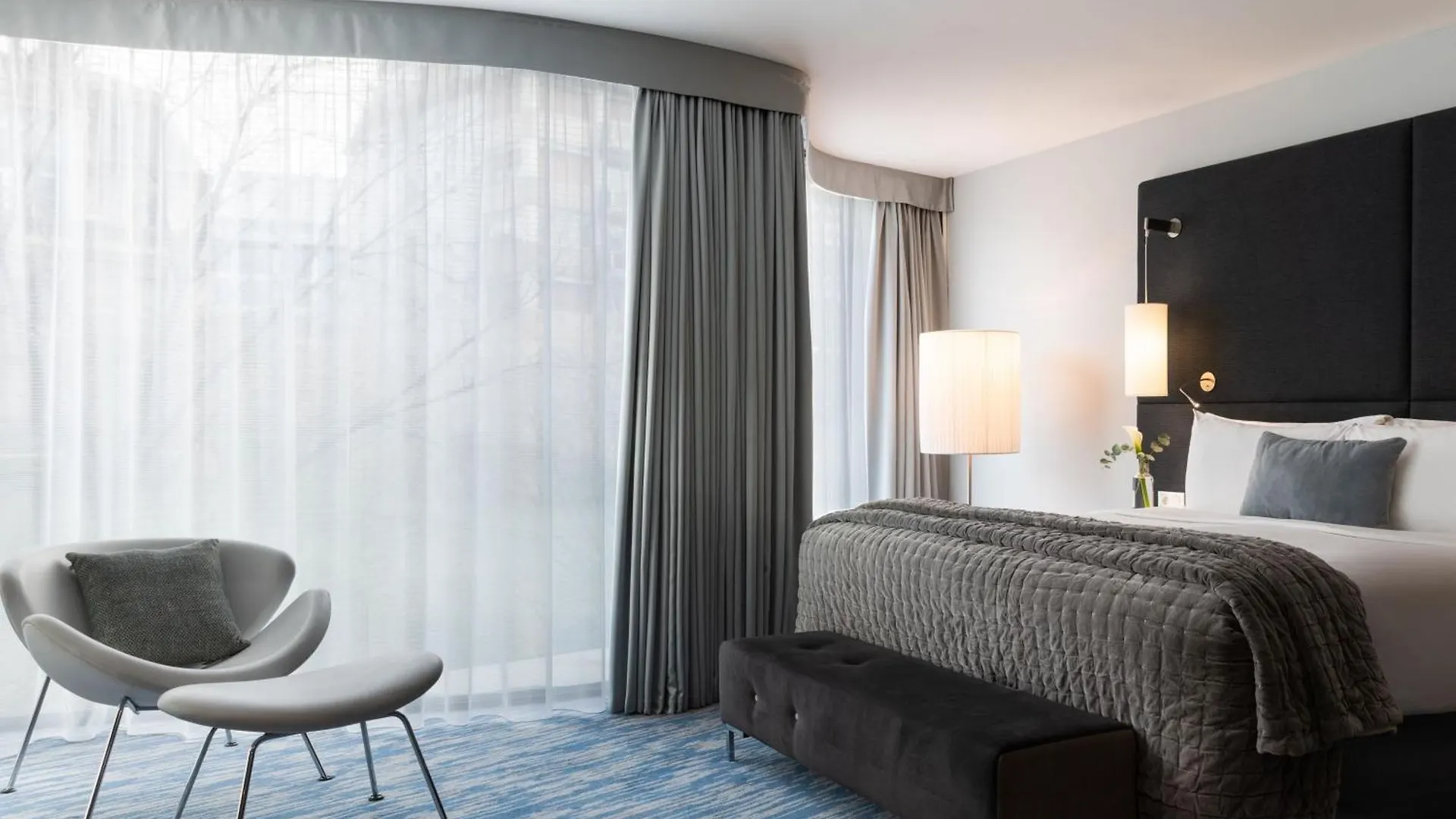 Renaissance Paris Arc de Triomphe Hotel