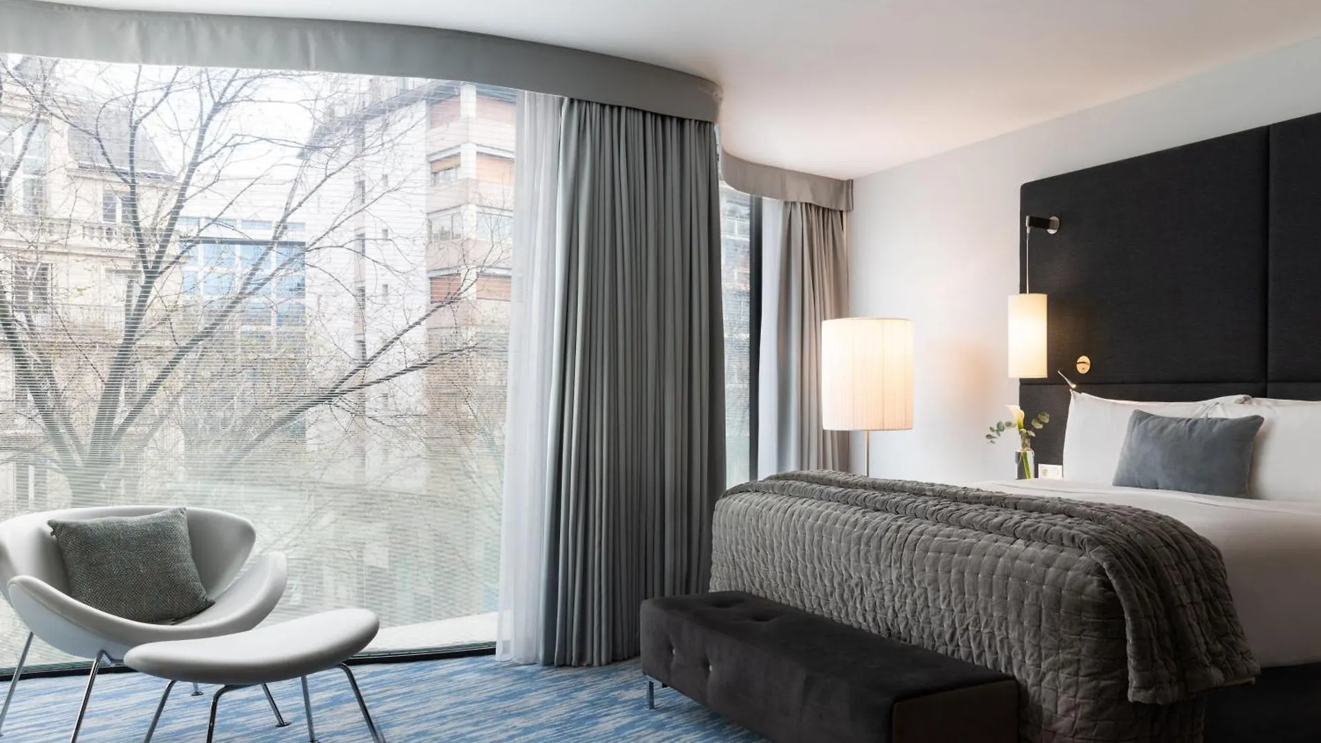 Renaissance Paris Arc de Triomphe Hotel