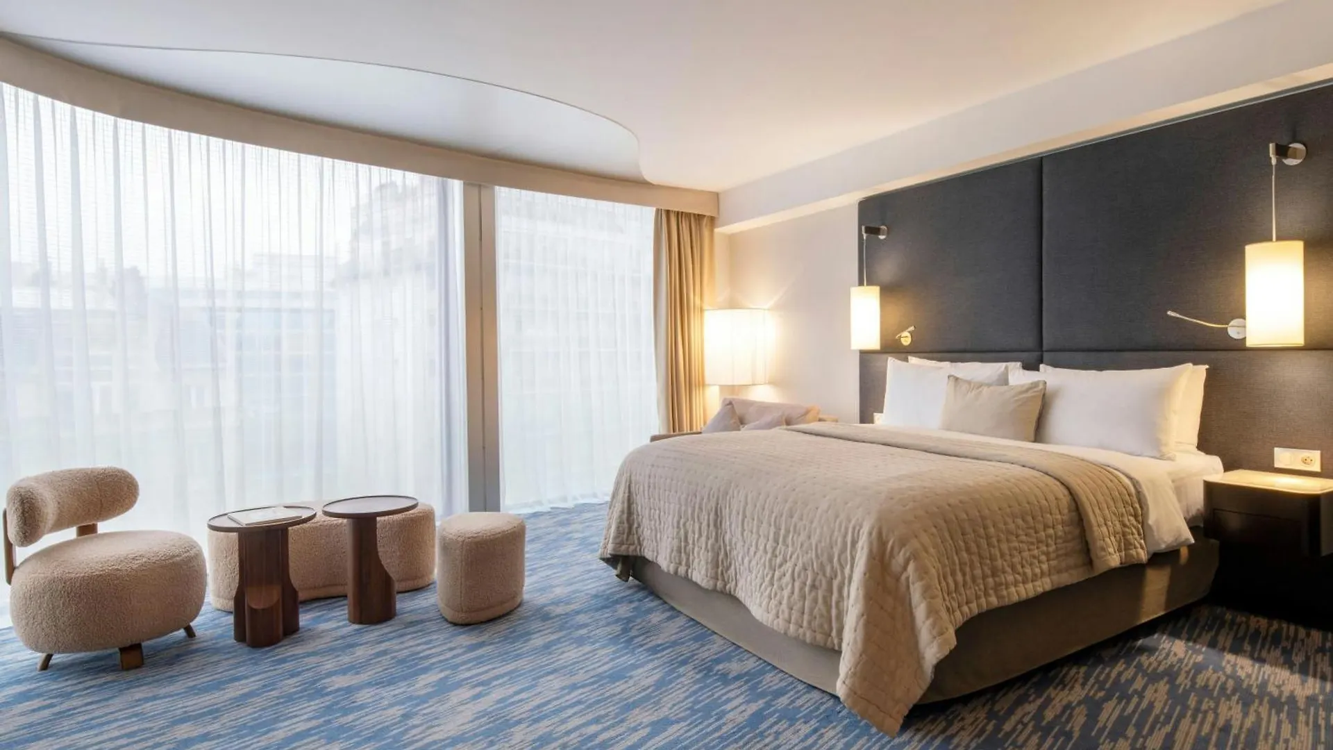 Renaissance Paris Arc De Triomphe Hotel