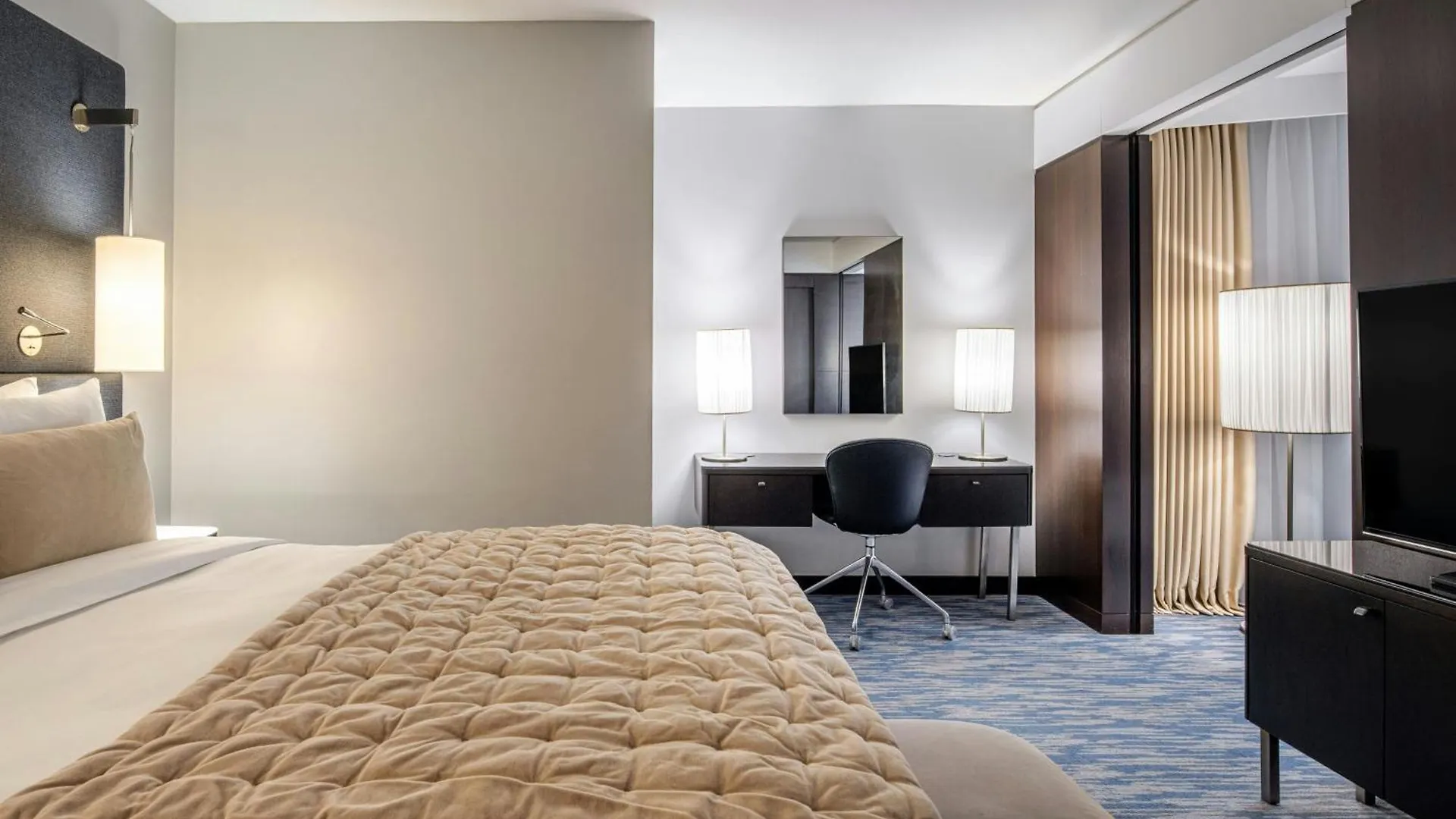Renaissance Paris Arc De Triomphe Hotel 5*,  Francia